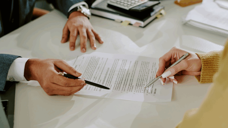 5 zasad Legal Design, które odmienią Twoje dokumenty prawne