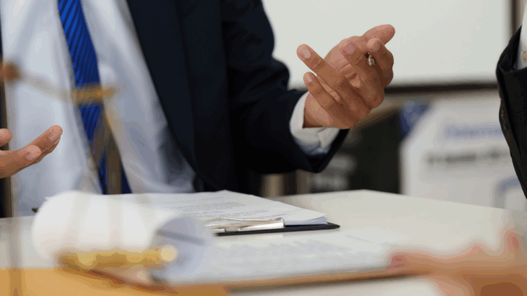 Jak znaleźć czas na wdrożenie Legal Design i prosty język w pracy prawnika?